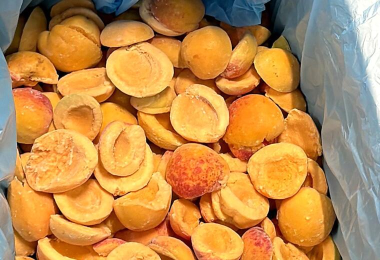 IQF apricot halves, stone removed, in a lined carton